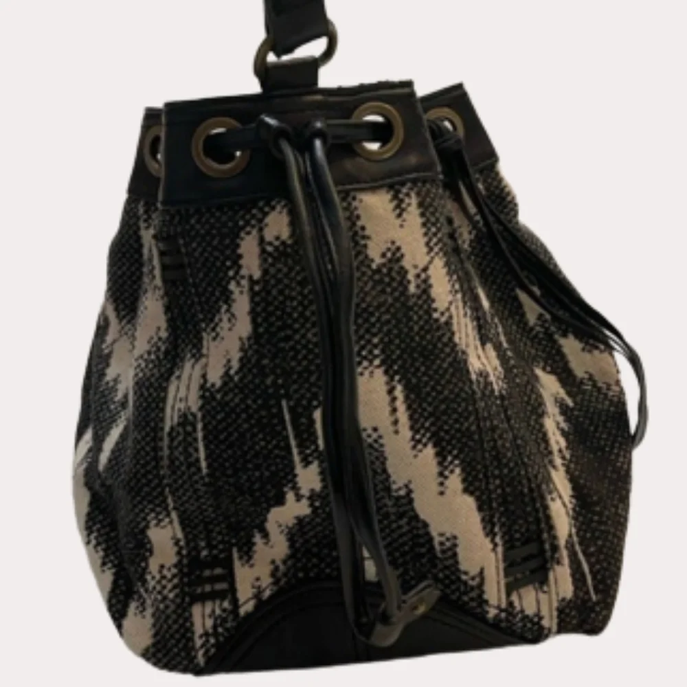 🔷 Lucky Brand Bali Hai Drawstring Bucket Boho Bag- Vintage